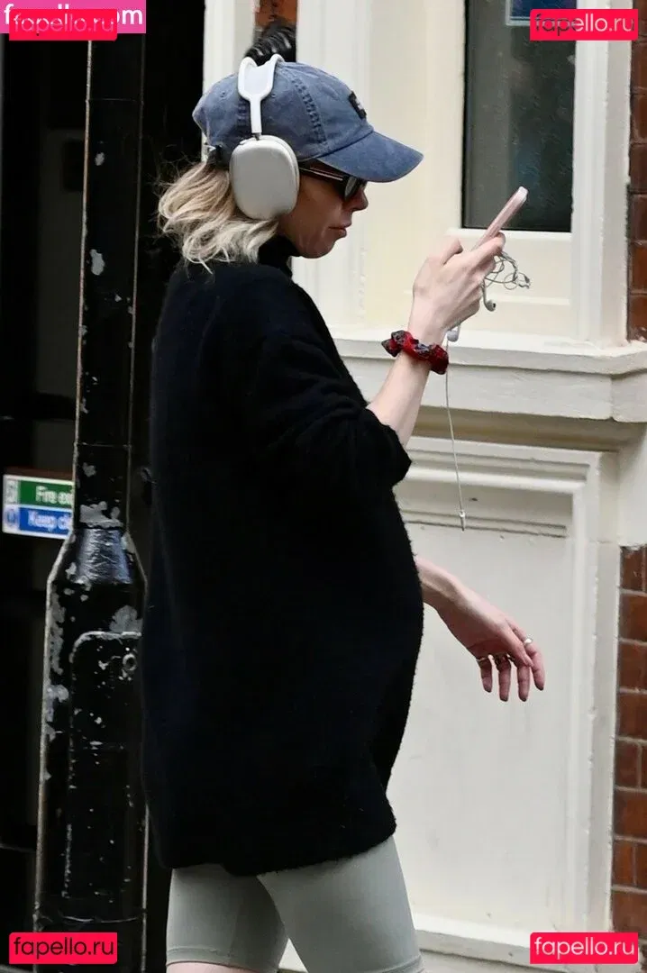 Vanessa Kirby Onlyfans Photo Gallery 