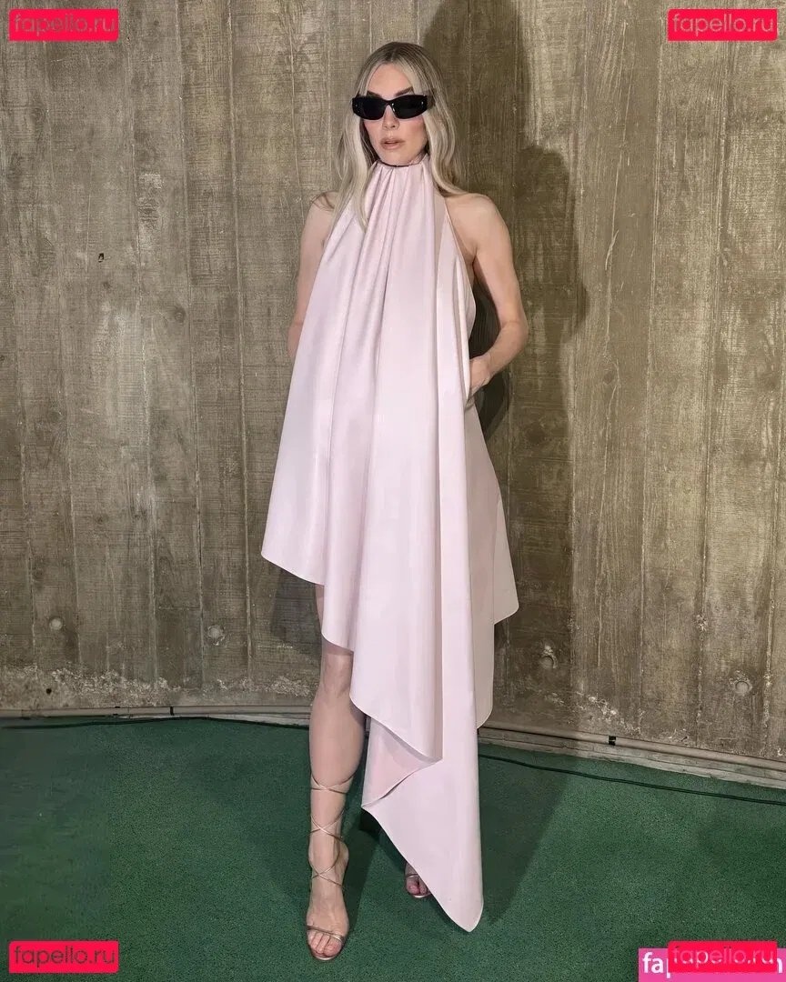 Vanessa Kirby Onlyfans Photo Gallery 