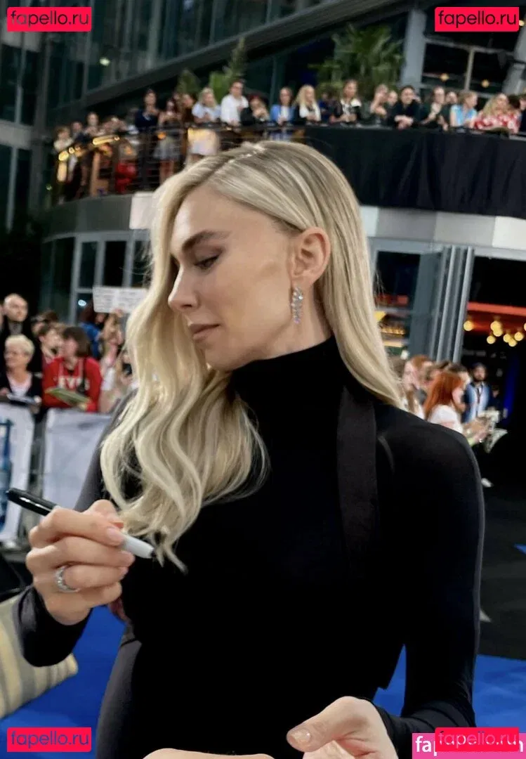 Vanessa Kirby Onlyfans Photo Gallery 