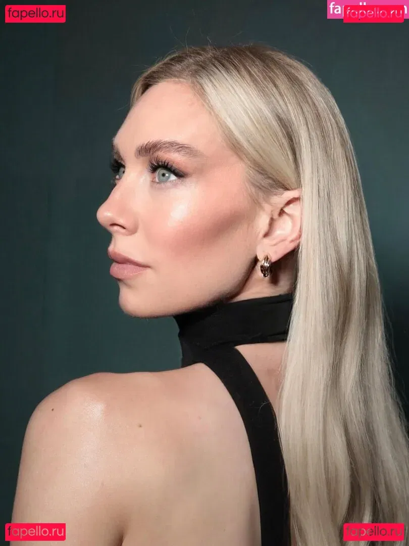 Vanessa Kirby Onlyfans Photo Gallery 