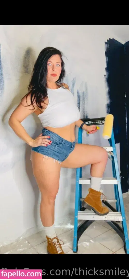 thicksmiley Onlyfans Photo Gallery 