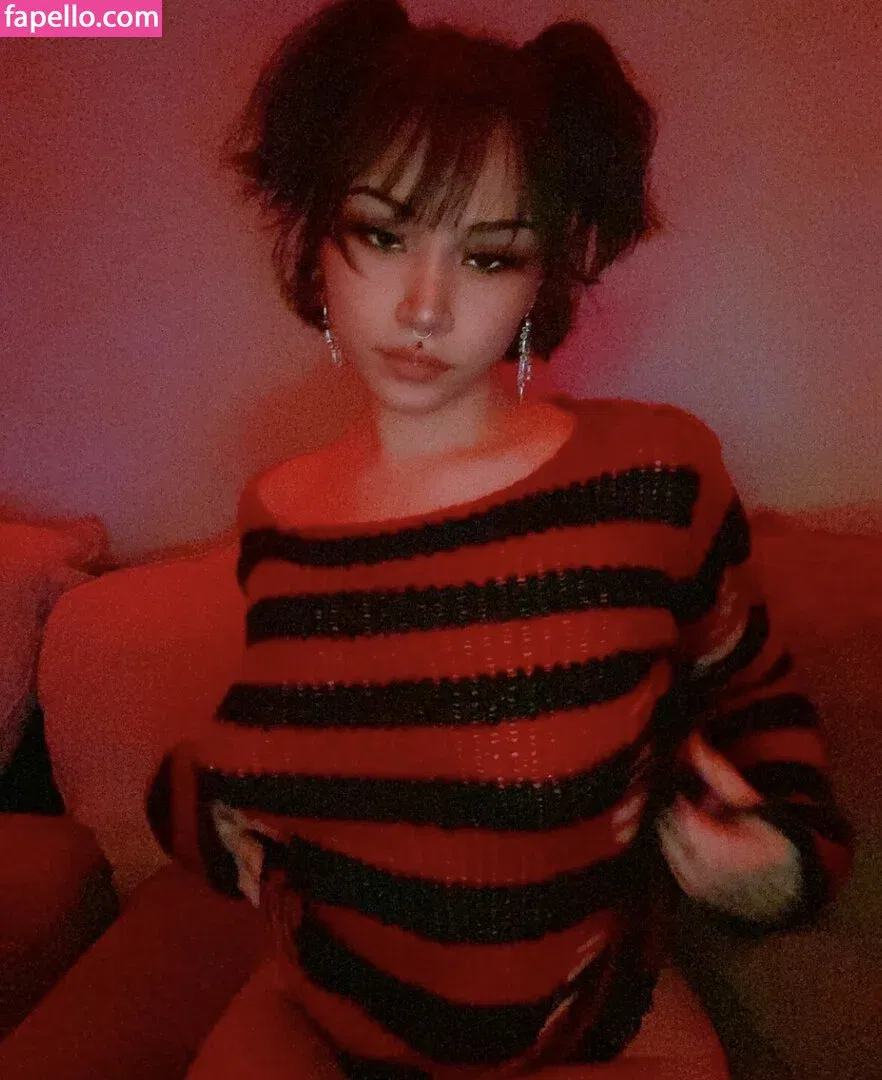 m0chi7o7 Onlyfans Photo Gallery 