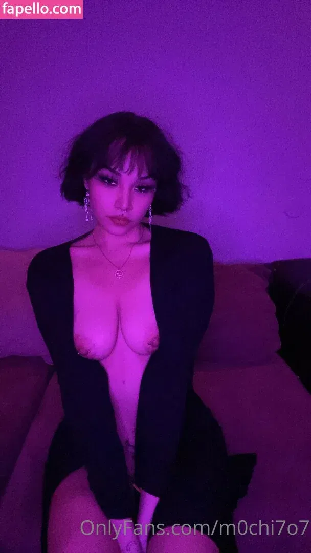 m0chi7o7 Onlyfans Photo Gallery 