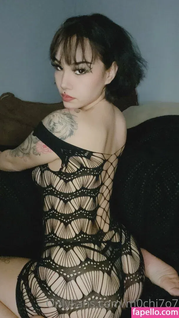 m0chi7o7 Onlyfans Photo Gallery 