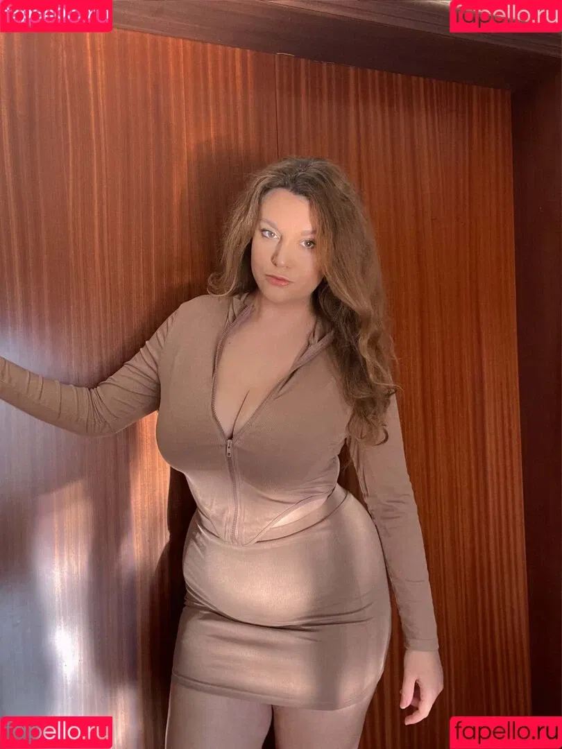 Carmen Curvy Onlyfans Photo Gallery 