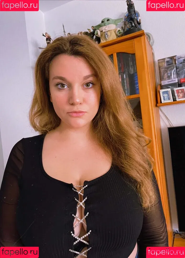 Carmen Curvy Onlyfans Photo Gallery 