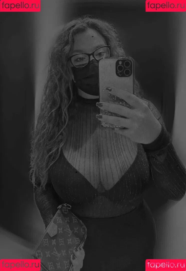 Carmen Curvy Onlyfans Photo Gallery 