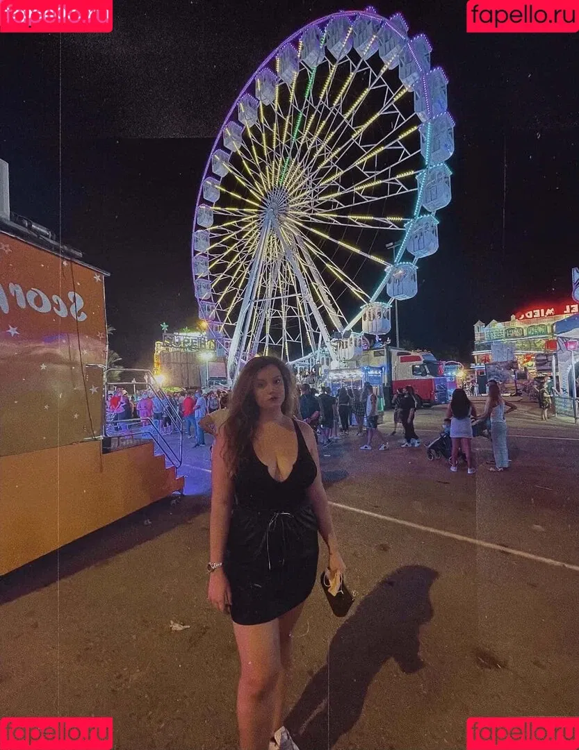 Carmen Curvy Onlyfans Photo Gallery 