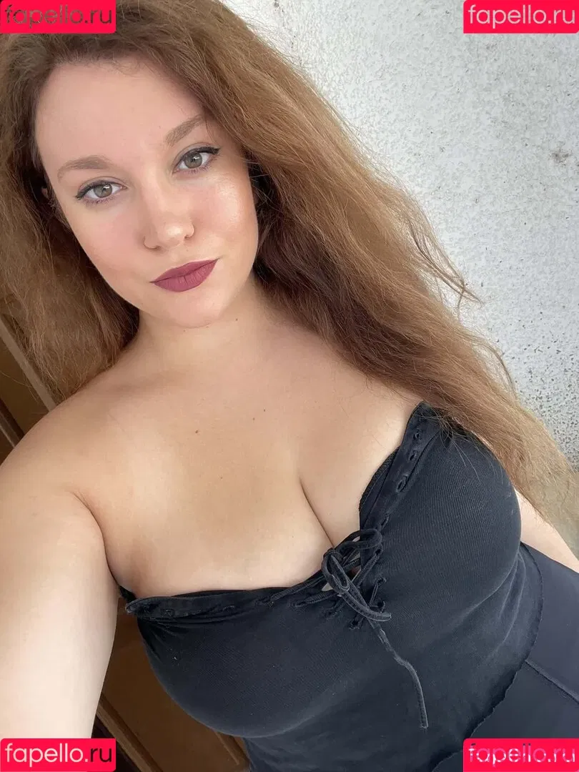Carmen Curvy Onlyfans Photo Gallery 