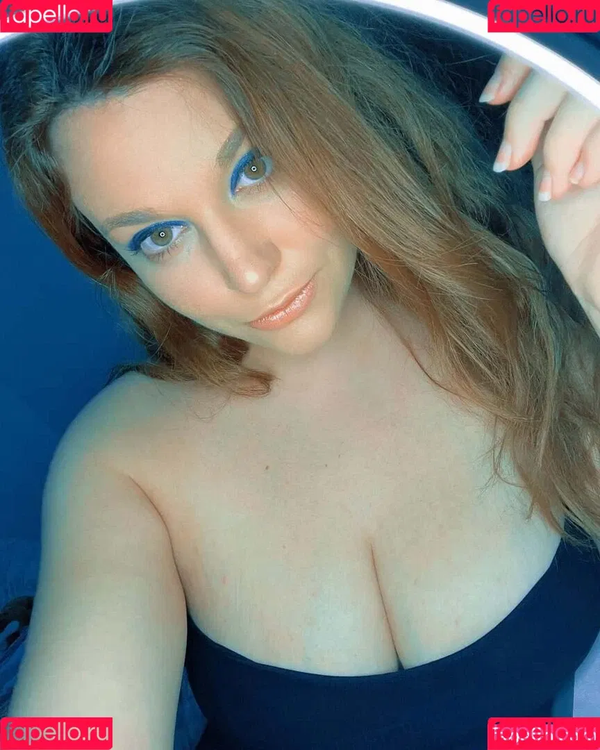 Carmen Curvy Onlyfans Photo Gallery 