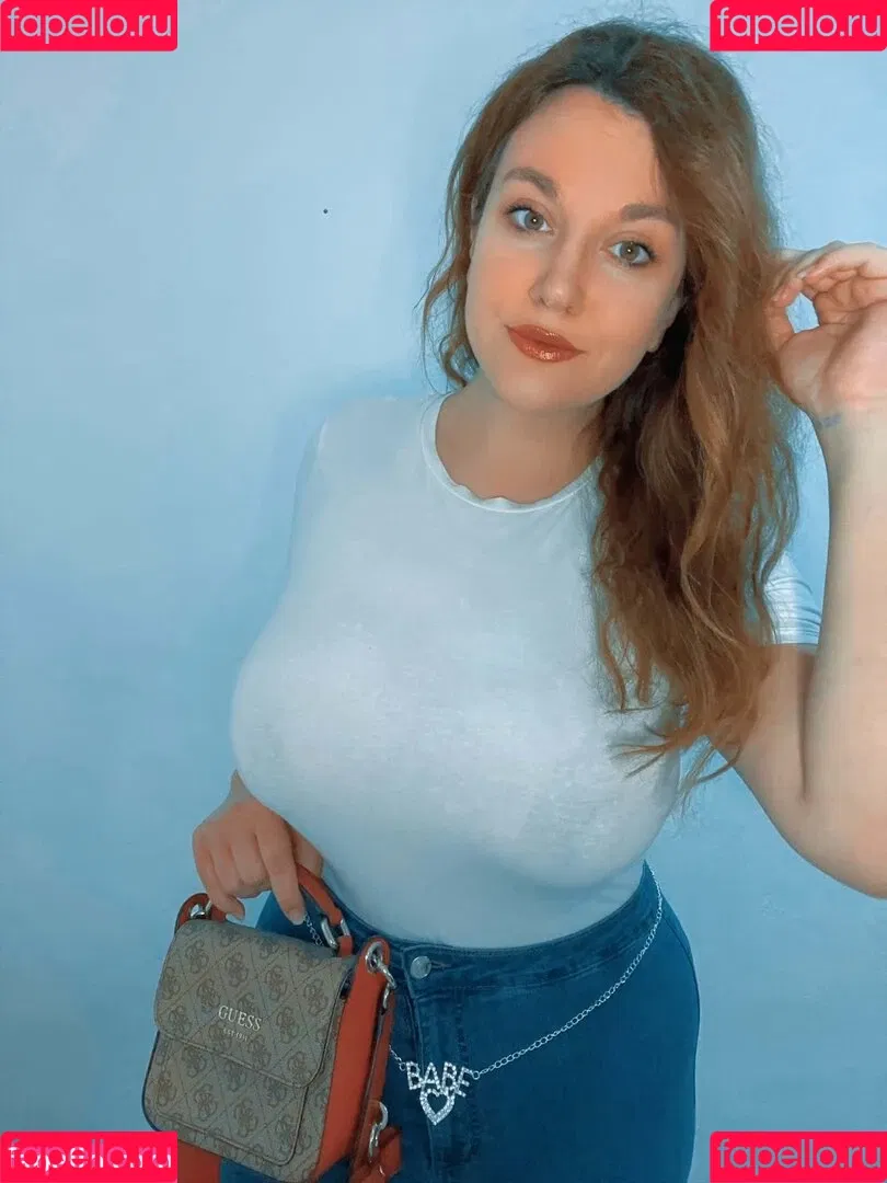 Carmen Curvy Onlyfans Photo Gallery 