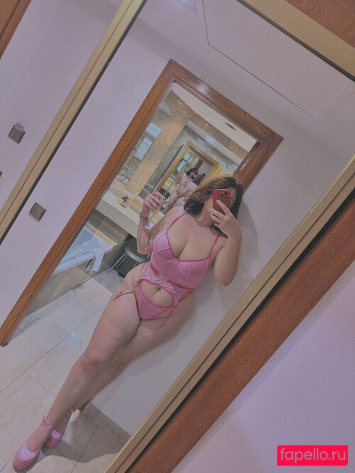 Carmen Curvy Onlyfans Photo Gallery 