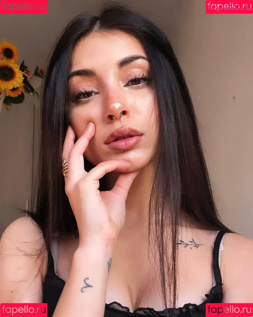 Whitessence Onlyfans Photo Gallery 