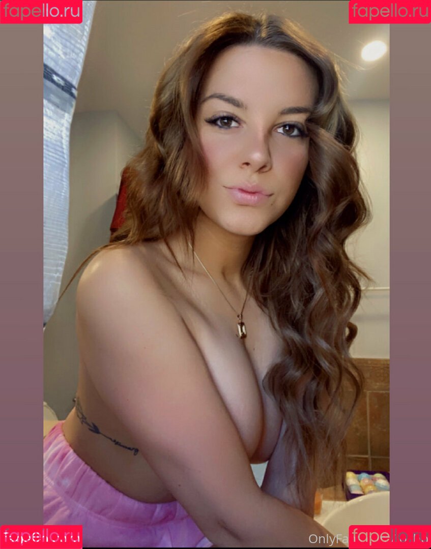 Laurence Onlyfans Photo Gallery 