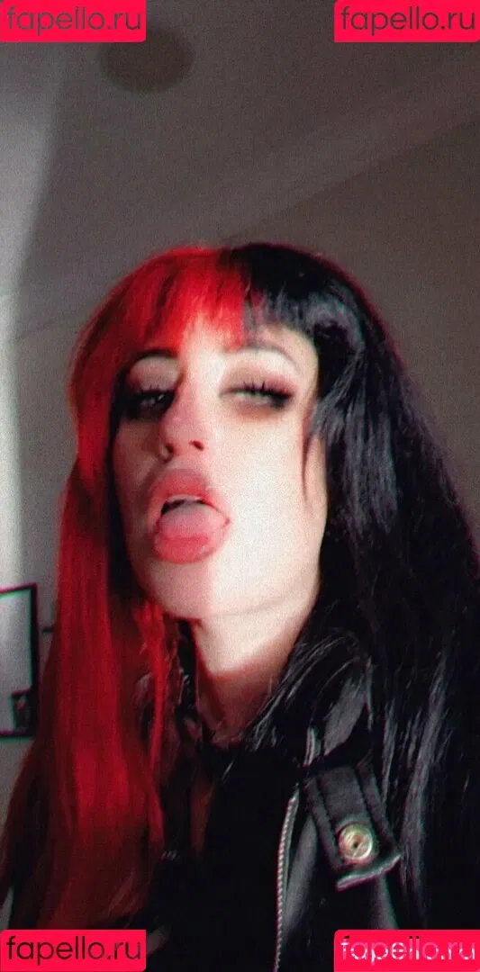 poppycarmine Onlyfans Photo Gallery 