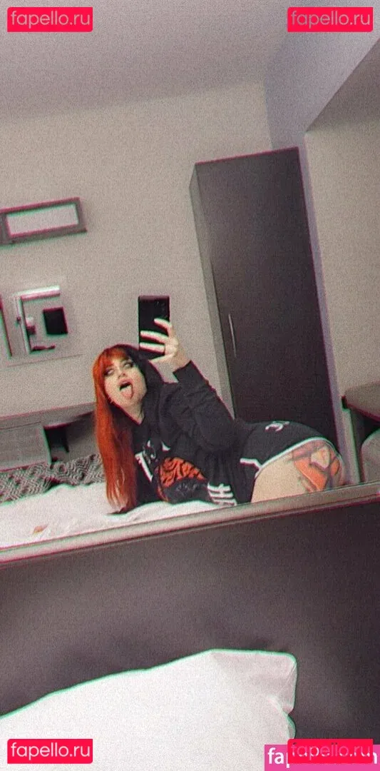 poppycarmine Onlyfans Photo Gallery 