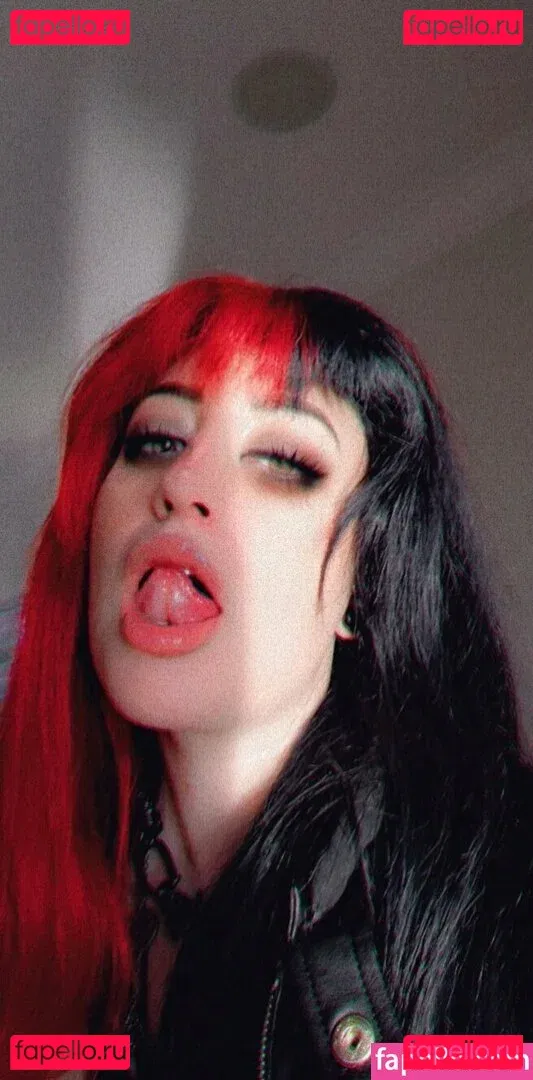 poppycarmine Onlyfans Photo Gallery 