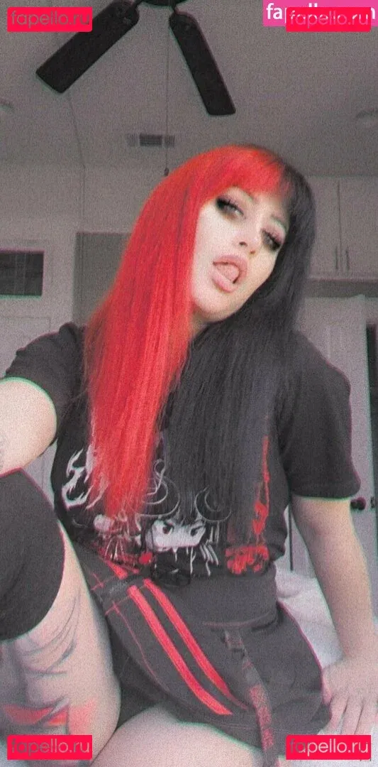 poppycarmine Onlyfans Photo Gallery 