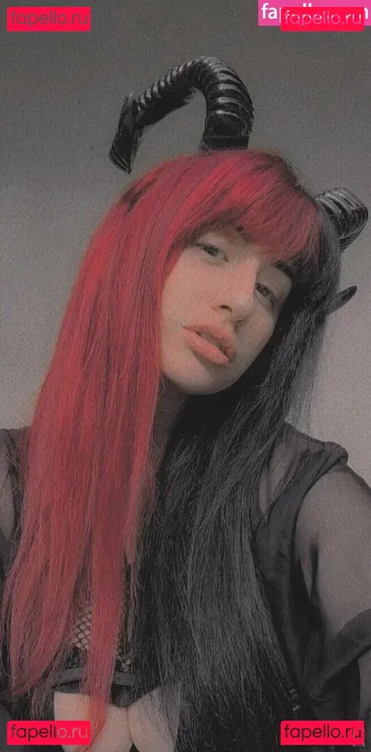 poppycarmine Onlyfans Photo Gallery 