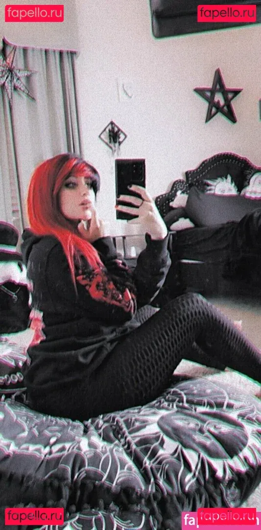 poppycarmine Onlyfans Photo Gallery 