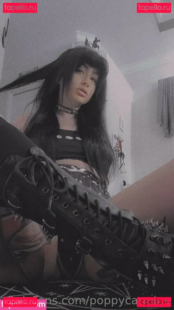 poppycarmine Onlyfans Photo Gallery 