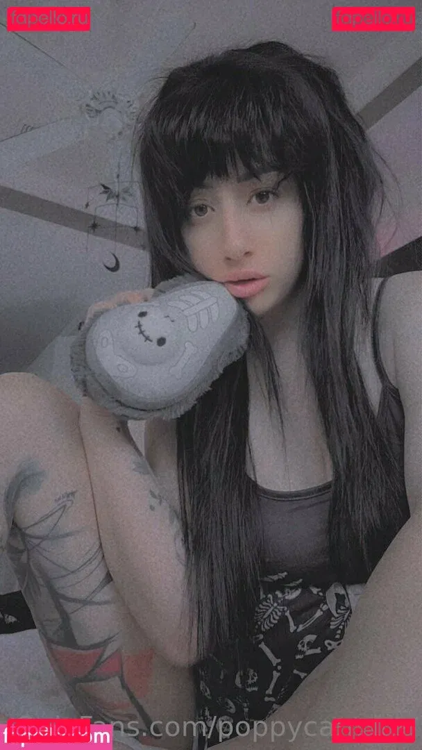 poppycarmine Onlyfans Photo Gallery 