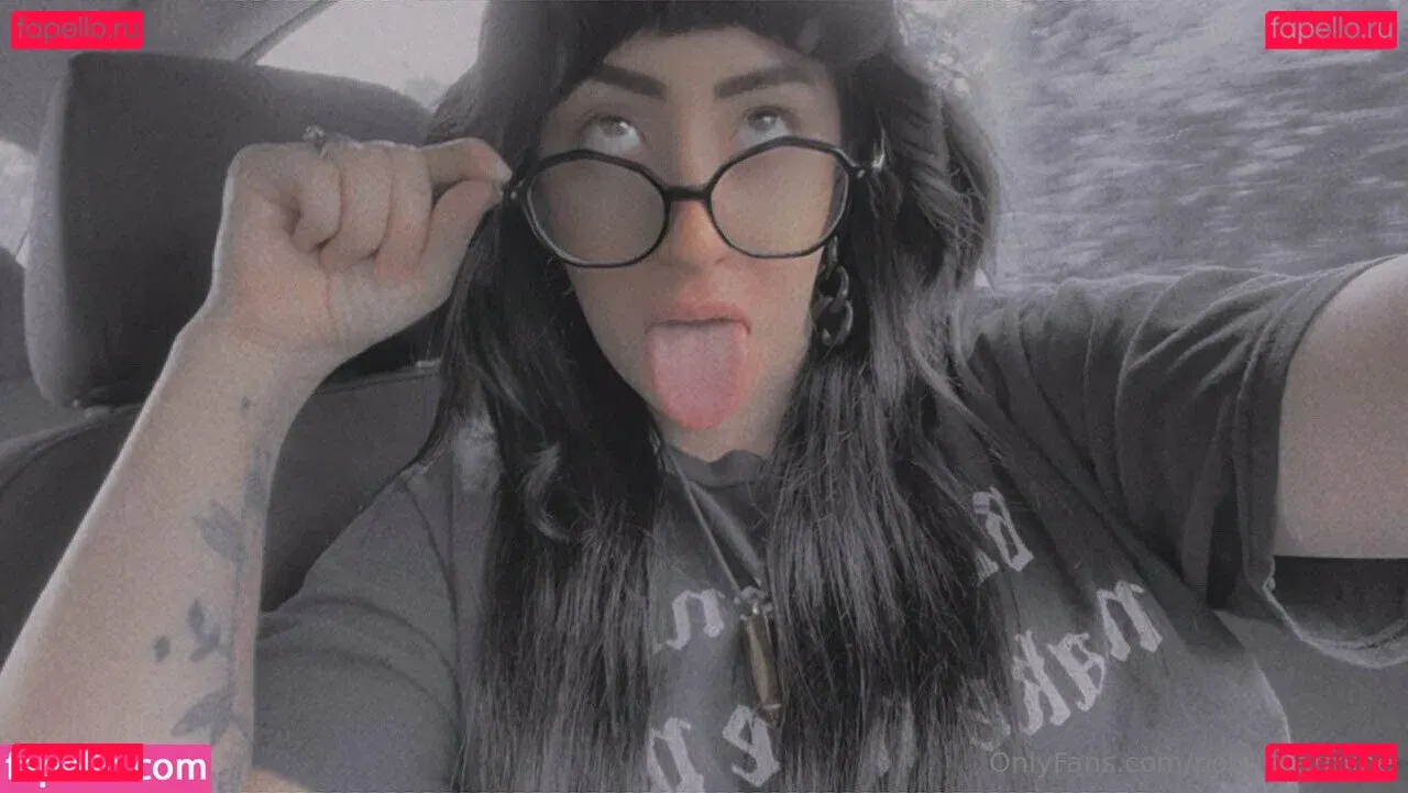 poppycarmine Onlyfans Photo Gallery 