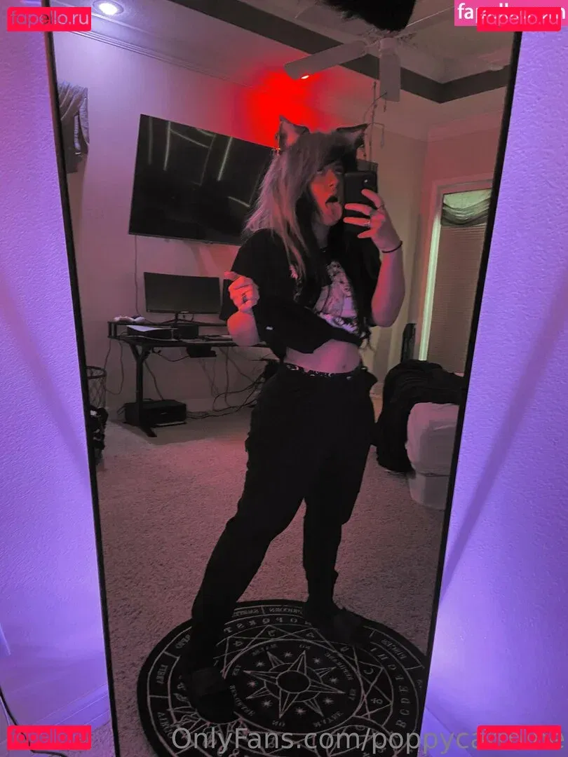 poppycarmine Onlyfans Photo Gallery 