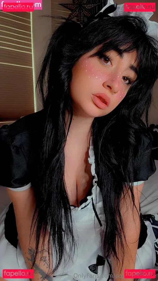 poppycarmine Onlyfans Photo Gallery 