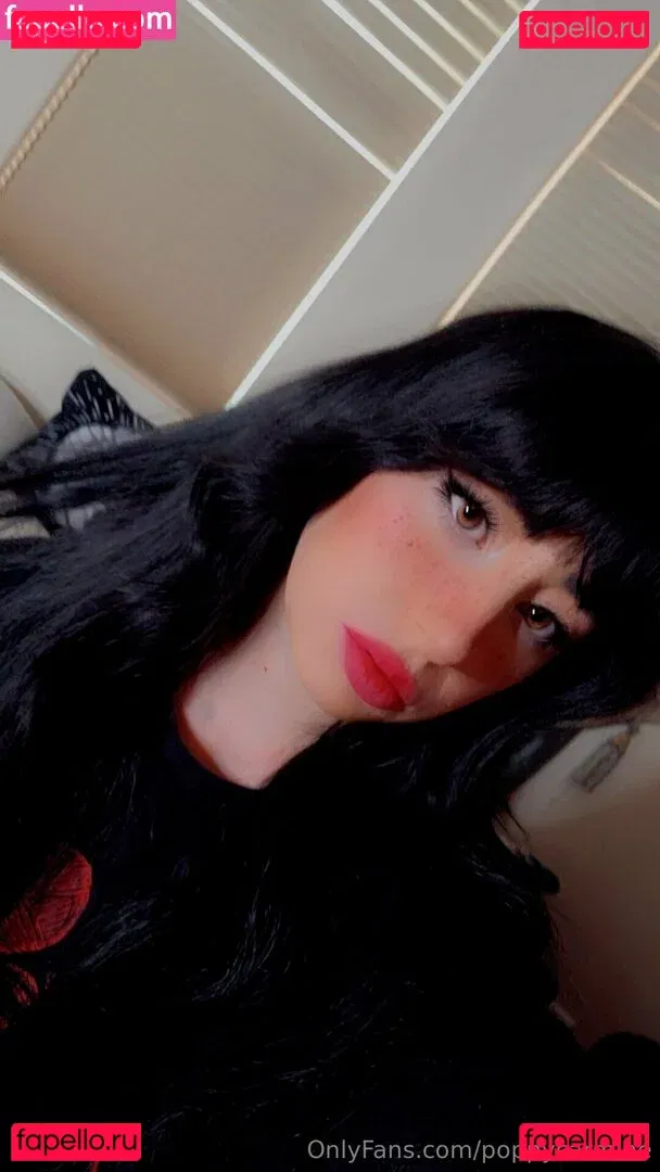 poppycarmine Onlyfans Photo Gallery 