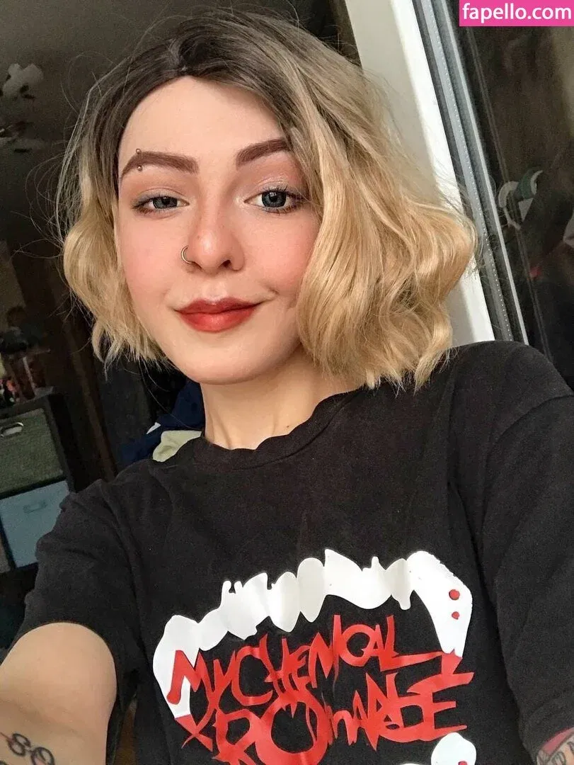 itsadeathwish Onlyfans Photo Gallery 