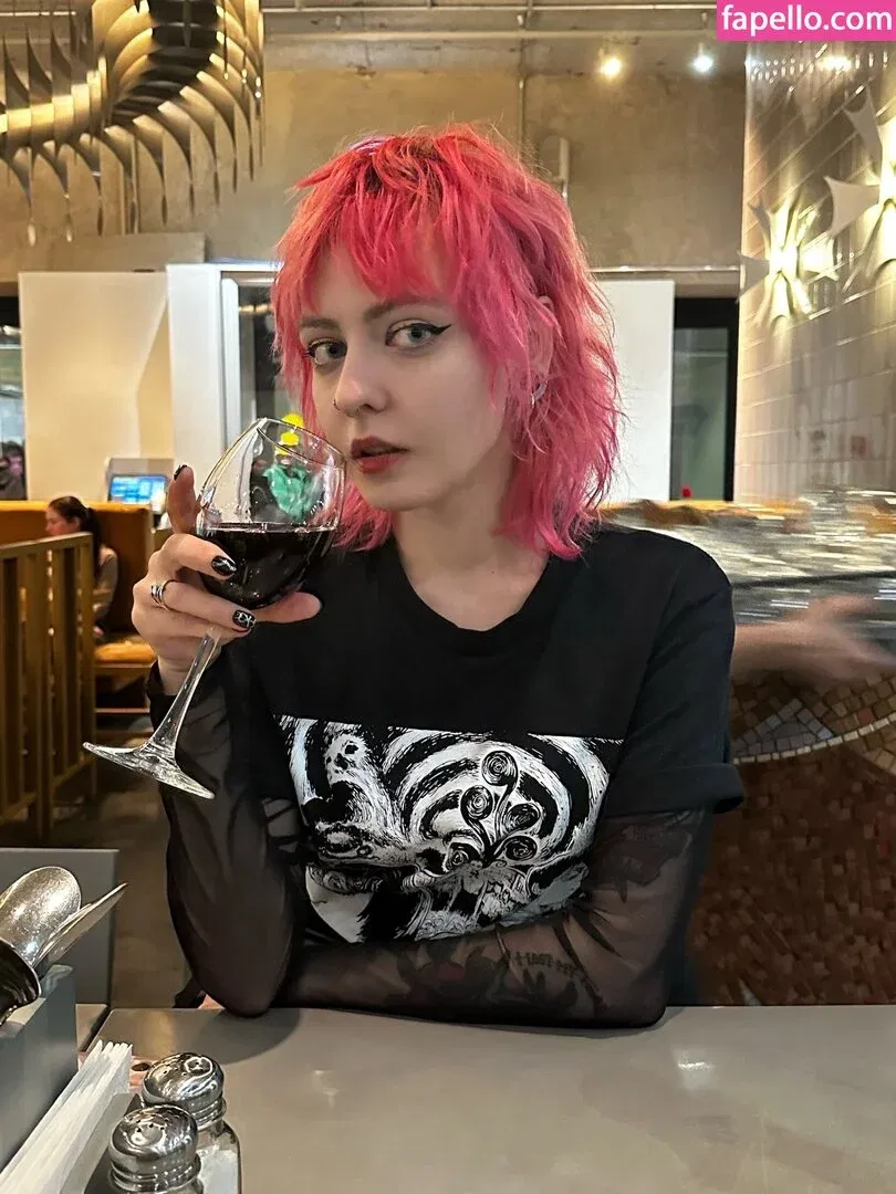 itsadeathwish Onlyfans Photo Gallery 