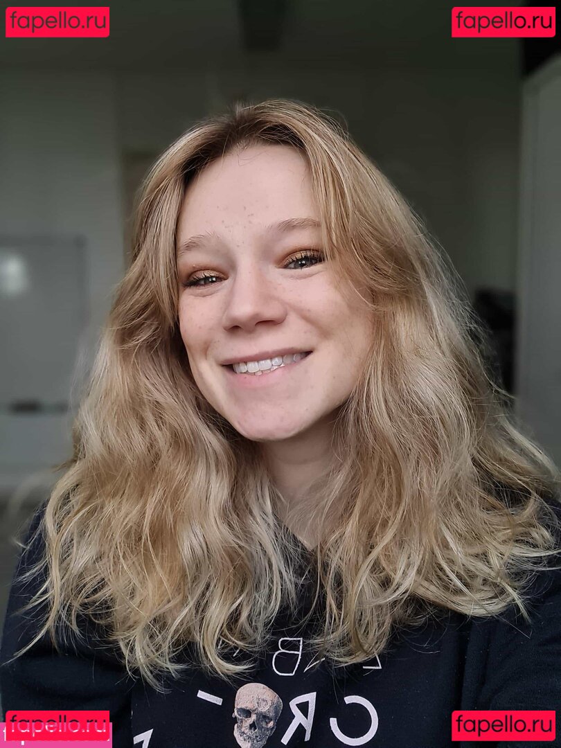 Queen Arina / arina_sofia145 / queenarina Onlyfans Photo Gallery 