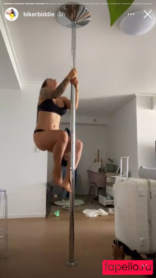 Biker Biddie Onlyfans Photo Gallery 