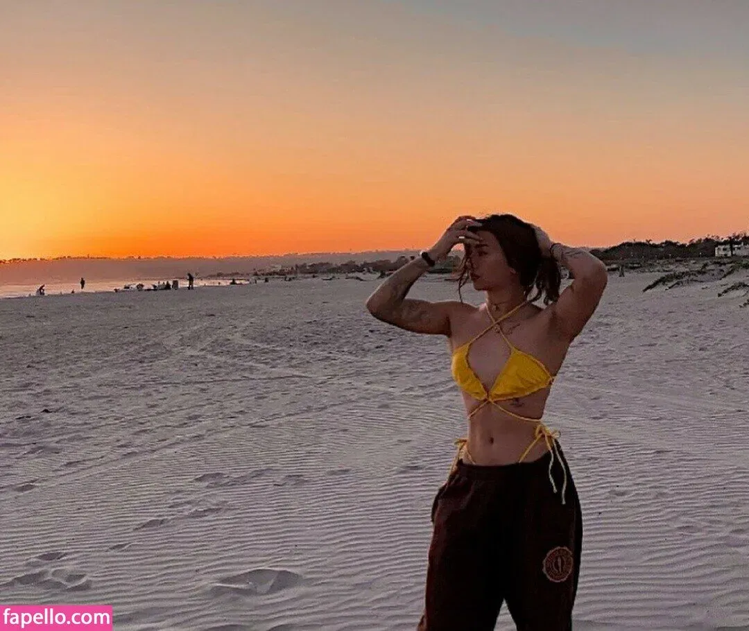 itsrumoon Onlyfans Photo Gallery 