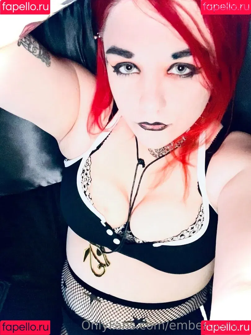 embergemini Onlyfans Photo Gallery 