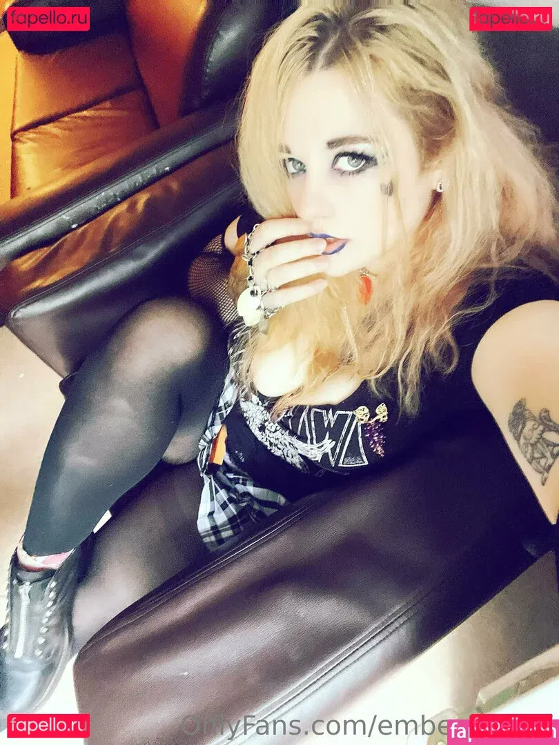 embergemini Onlyfans Photo Gallery 