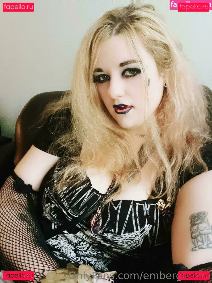 embergemini Onlyfans Photo Gallery 