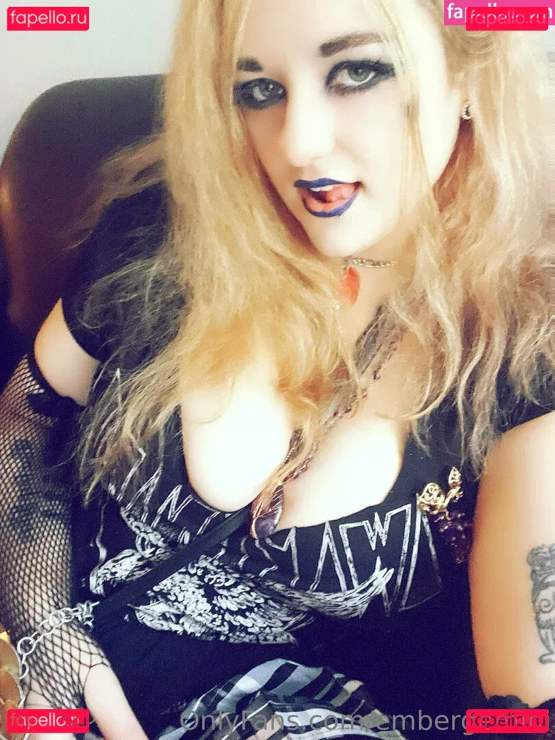 embergemini Onlyfans Photo Gallery 