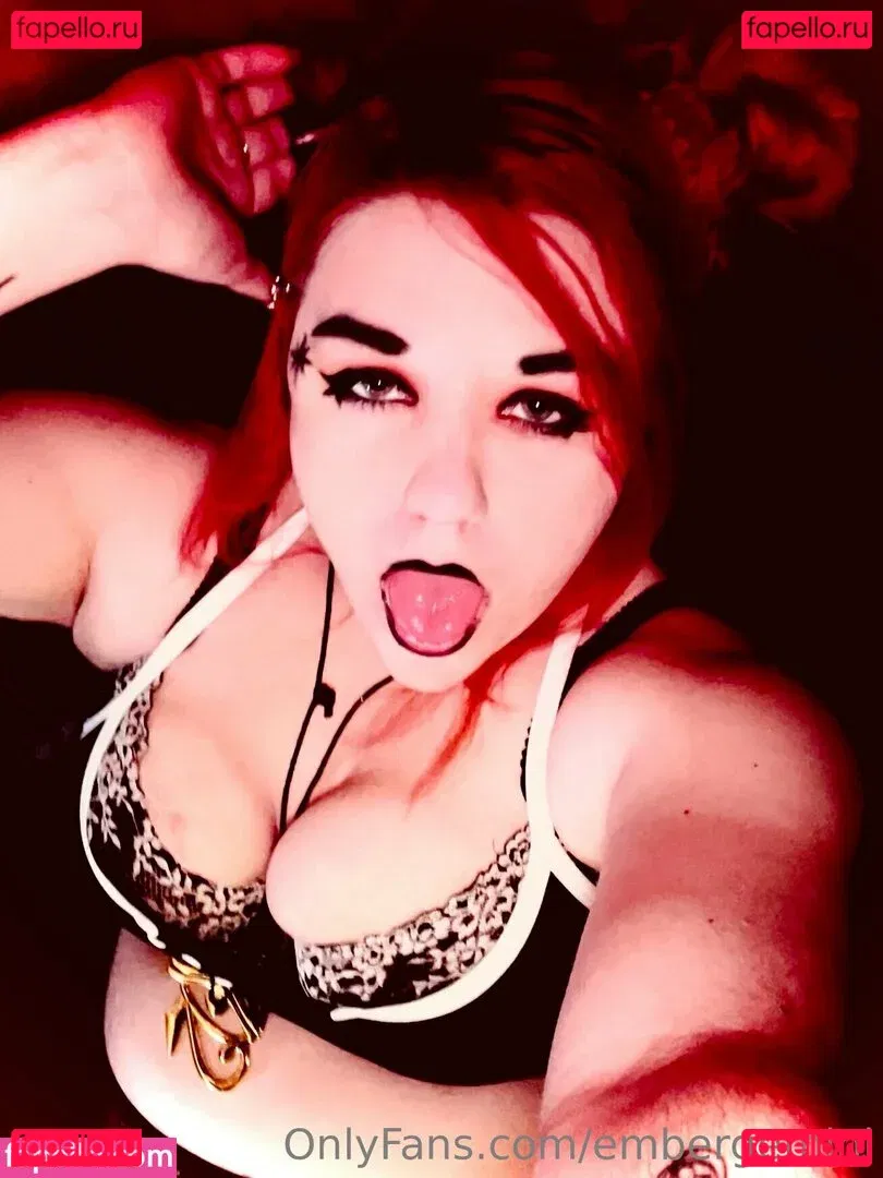 embergemini Onlyfans Photo Gallery 