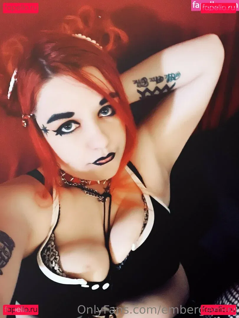 embergemini Onlyfans Photo Gallery 