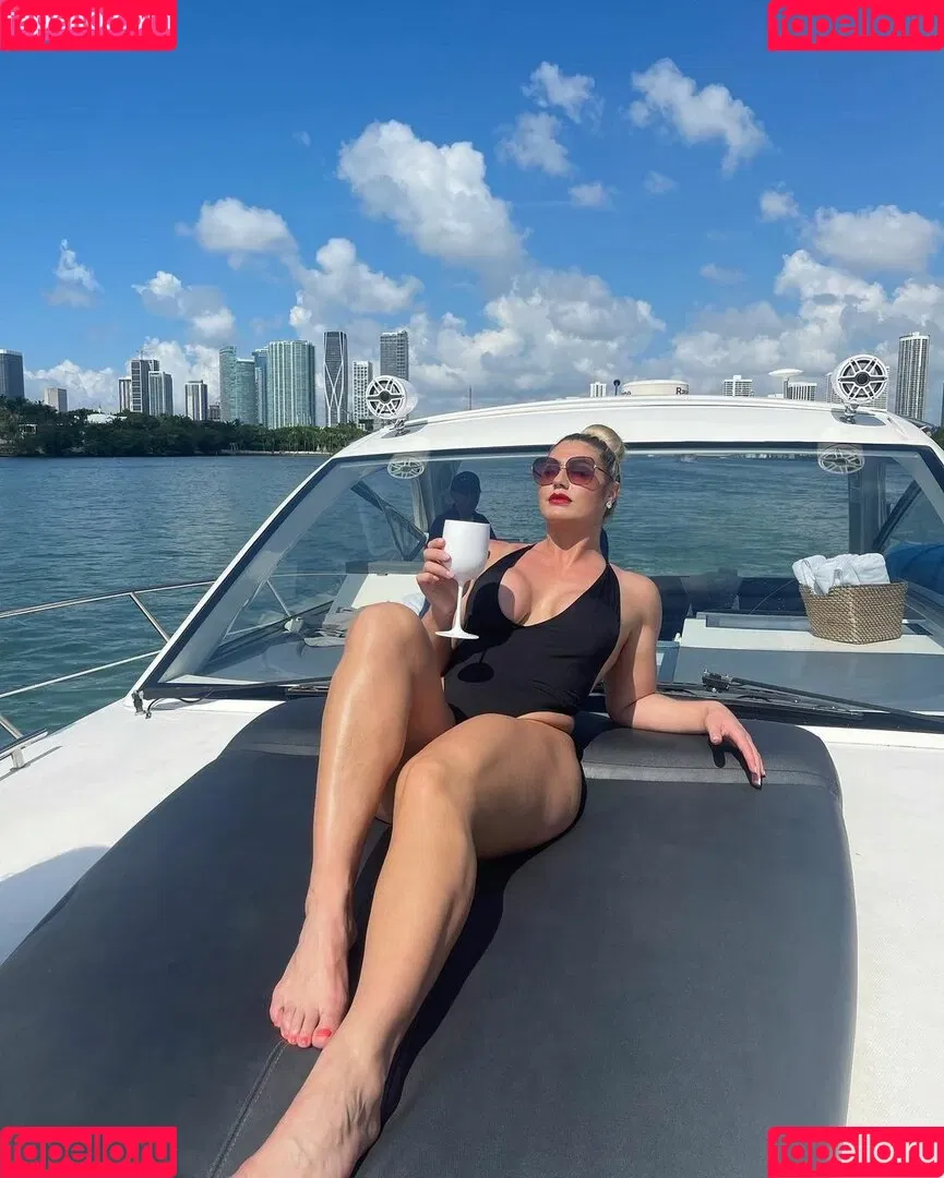 Dr Colette Larsen Onlyfans Photo Gallery 