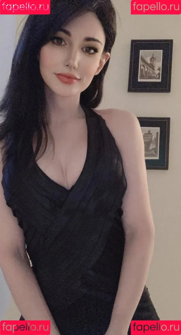 Kalindra Chan Onlyfans Photo Gallery 