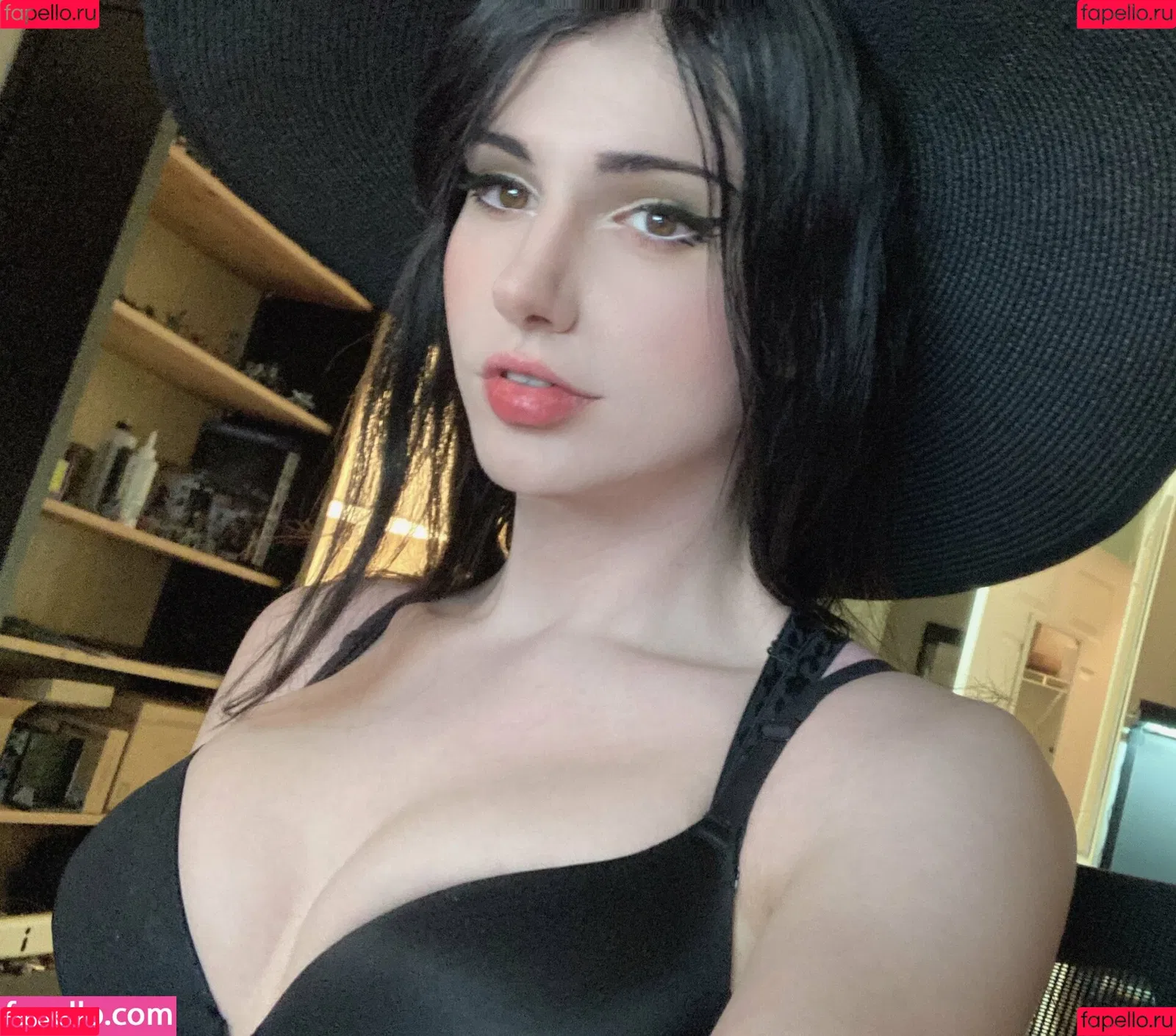 Kalindra Chan Onlyfans Photo Gallery 