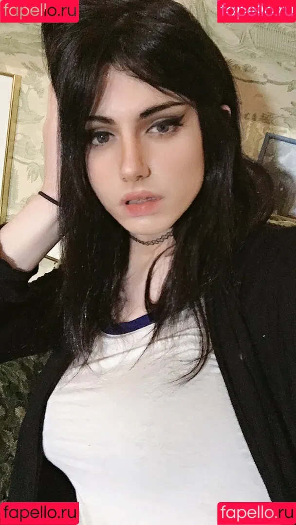 Kalindra Chan Onlyfans Photo Gallery 
