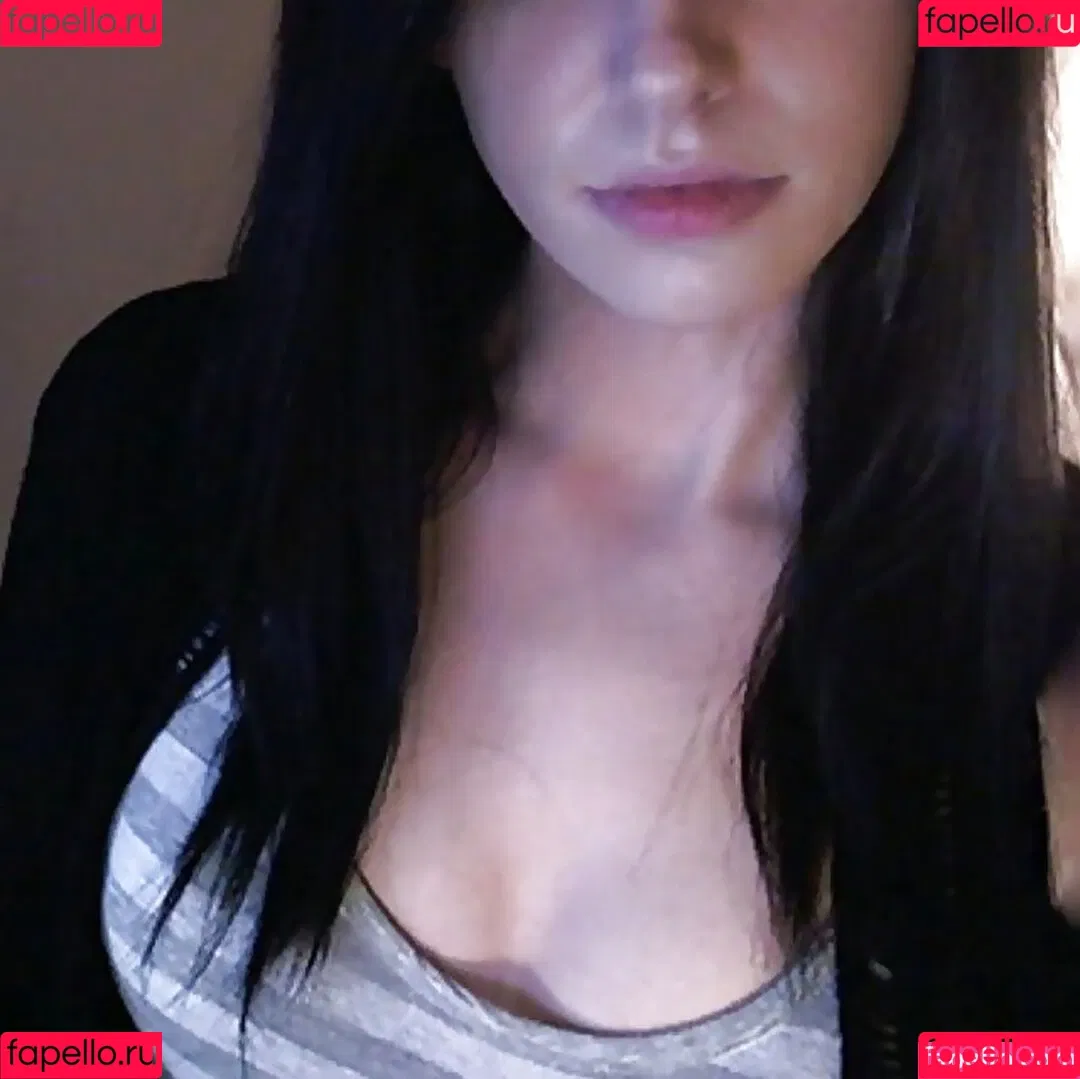 Kalindra Chan Onlyfans Photo Gallery 