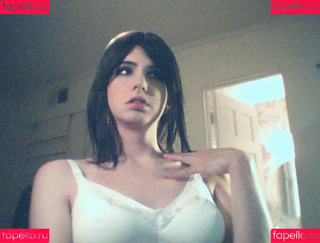 Kalindra Chan Onlyfans Photo Gallery 