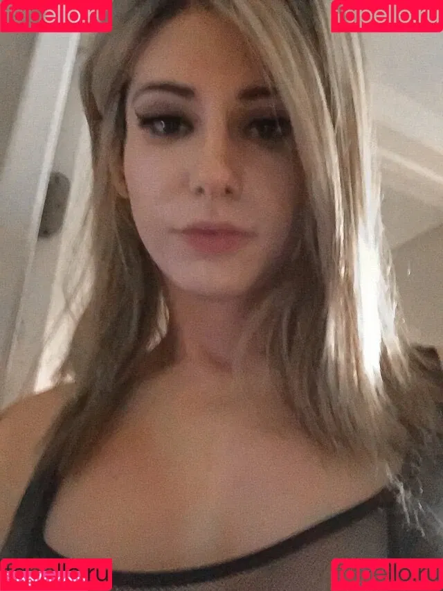 Kalindra Chan Onlyfans Photo Gallery 