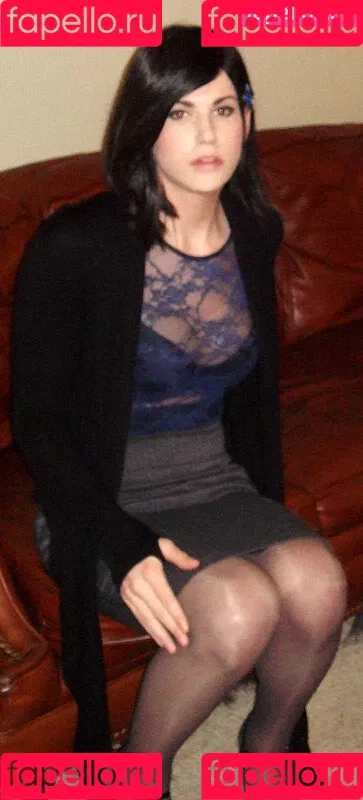 Kalindra Chan Onlyfans Photo Gallery 