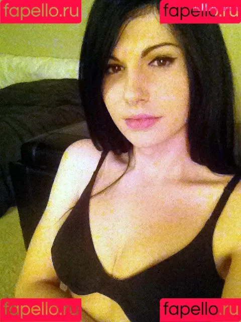 Kalindra Chan Onlyfans Photo Gallery 